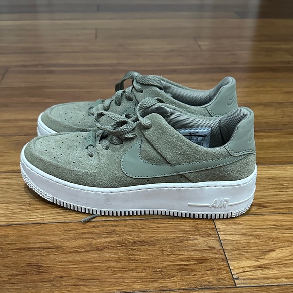 Nike Women's Air Force 1 Sage Low sneakers 7 US - Picture 1 of 6